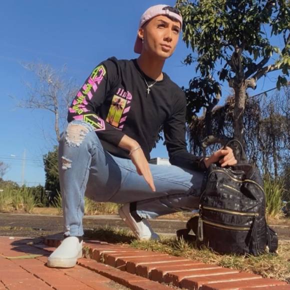 Profile Picture of Juan Julian (@juanjulianmi) on Poshmark