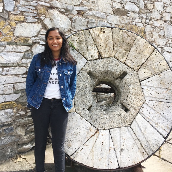 Beatrix Thomas - Poshmark Profile Picture of Beatrix Thomas (@beatrixt) on Poshmark