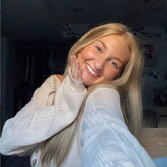 Profile Picture of Kylie Raible (@kylieraible04) on Poshmark
