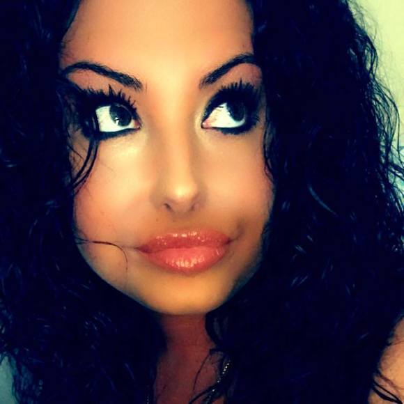 Alaina Vendetti - Poshmark Profile Picture of Alaina Vendetti (@avendetti8712) on Poshmark