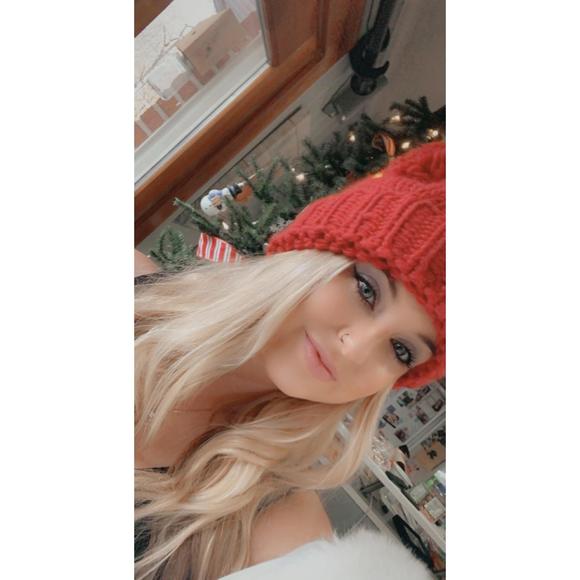 Profile Picture of Ruth Schrantz (@rschrantz7) on Poshmark