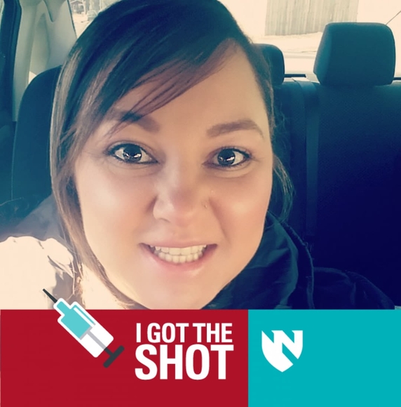 Profile Picture of Elizabeth Neuroth (@e_neuroth) on Poshmark