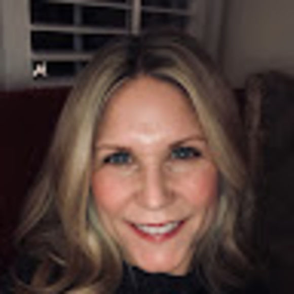 Profile Picture of Kari Augdahl (@kaugdahl) on Poshmark