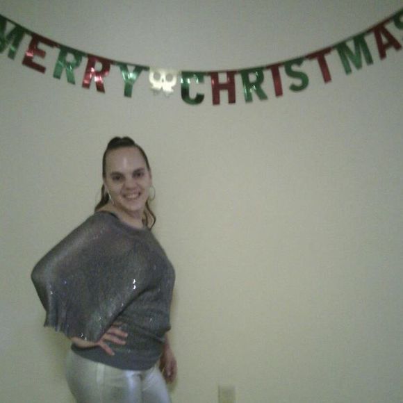 Profile Picture of Nicole Iandiorio (@nicoleian) on Poshmark