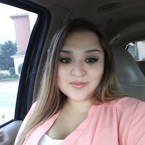 Profile Picture of Alma bautista Alma bautista (@almabautista98) on Poshmark