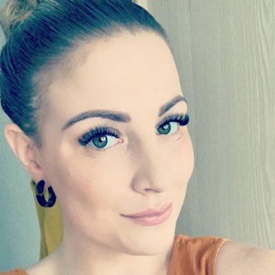 Profile Picture of Emma Holland (@illustrator_amy) on Twitter