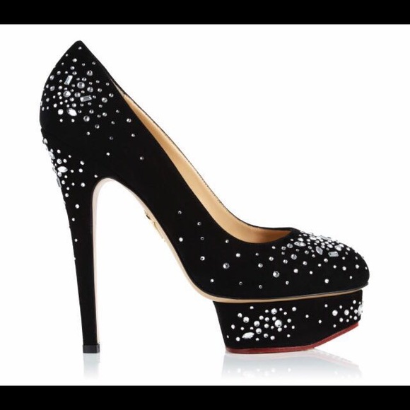 Profile Picture of Sari Ghadamian (@sarighadamian) on Poshmark