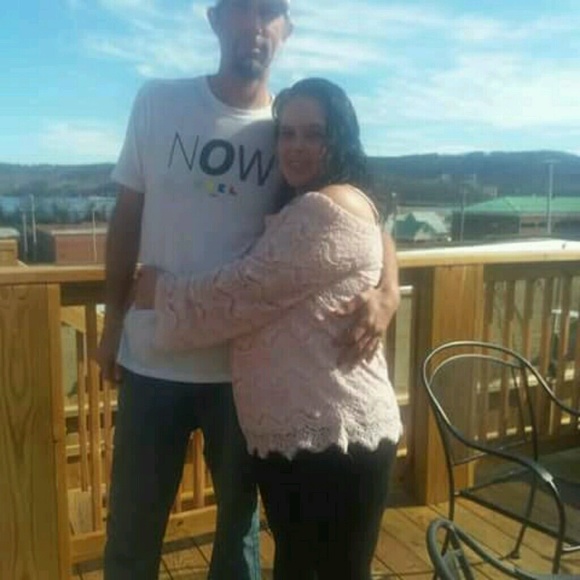 Profile Picture of Tommy Gray (@graytommy061379) on Poshmark
