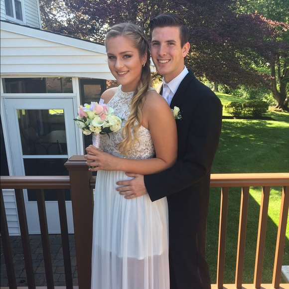 Profile Picture of Erica Fleck (@erilee9266) on Poshmark