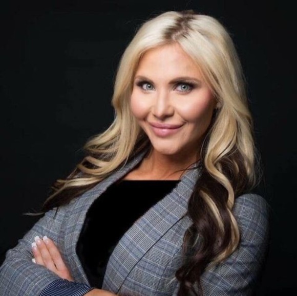 Profile Picture of Bobbi Nicole (@bobbinicole745) on Poshmark