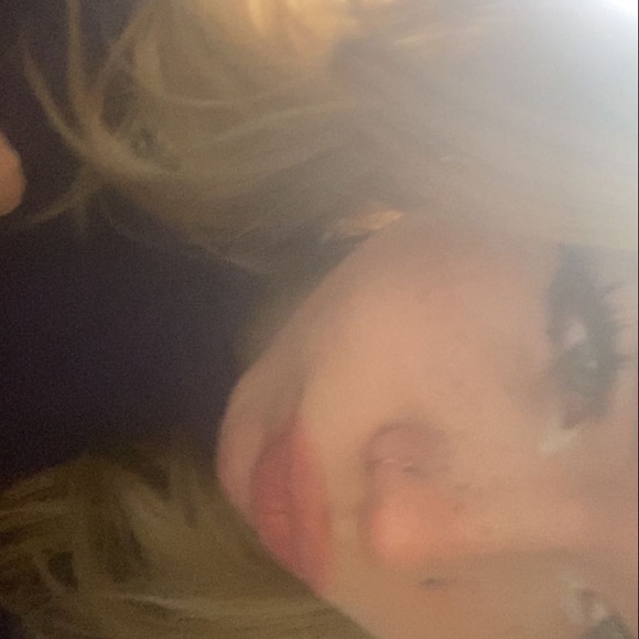 Profile Picture of Taylor Parranto (@taylorparranto) on Poshmark