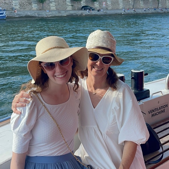 Julie Bargowski - Poshmark Profile Picture of Julie Bargowski (@juliebargowski) on Poshmark