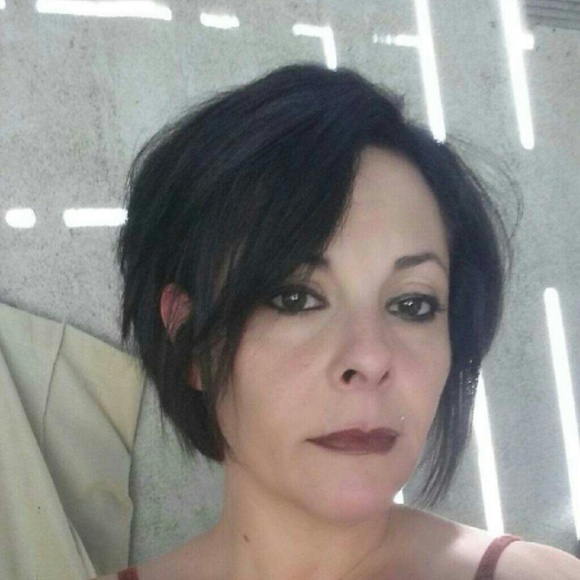 Profile Picture of Jeanmarie Olinger (@jeanolinger) on Poshmark