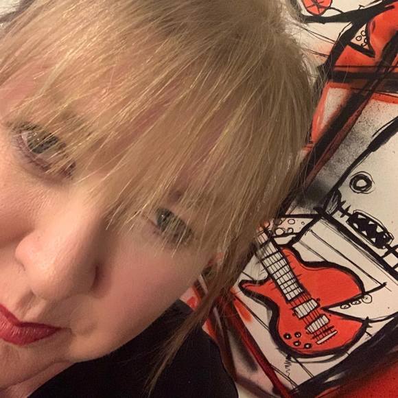 Profile Picture of Caroline Wogan (@carolinewogan27) on Poshmark