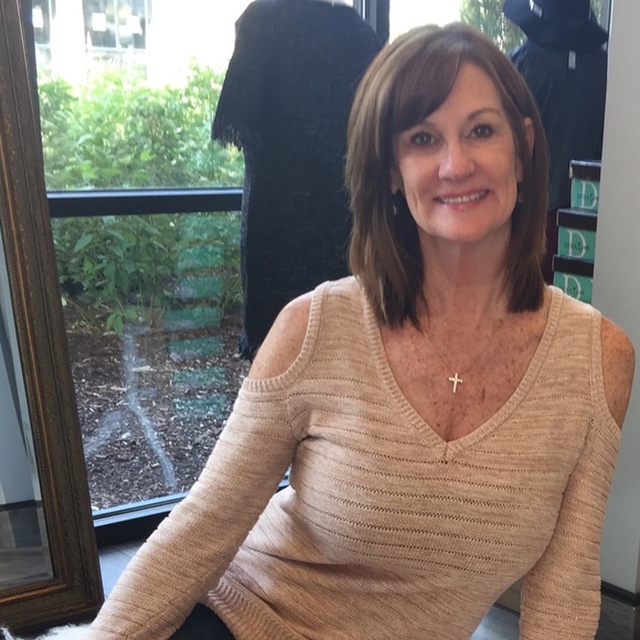 Profile Picture of Joni Shannon (@jashannon01) on Poshmark