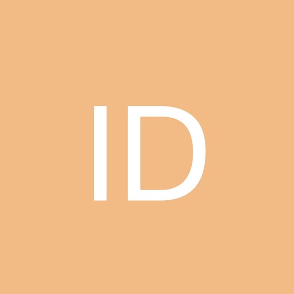 Profile Picture of Iris Davis (@irdavis1) on Poshmark