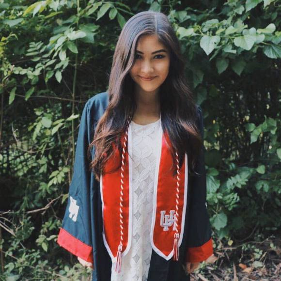 Profile Picture of My Vo (@myyvoo) on Poshmark