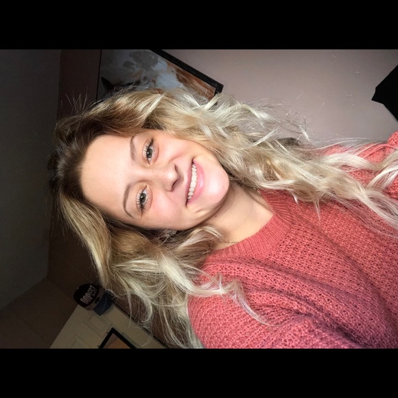 Profile Picture of Julianne Audino (@julianneaudino) on Poshmark