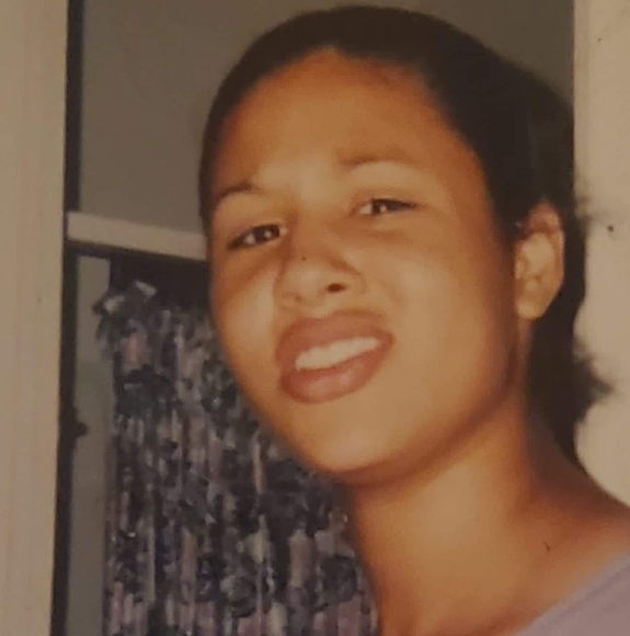 Profile Picture of Alicia Keefauver (@leash89) on Poshmark