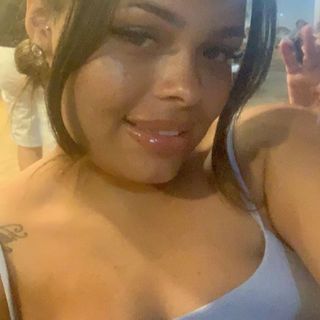 Profile Picture of Sinead Julian (@sinead.julian) on Facebook