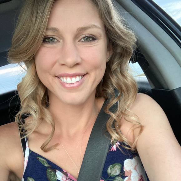 Profile Picture of Danielle Shaffer (@dshaffer) on Poshmark