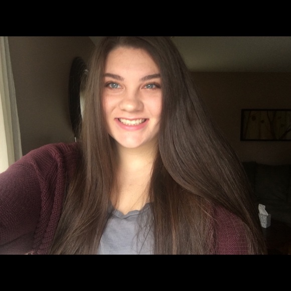 Profile Picture of Ashley Wypych (@ashwypych) on Poshmark