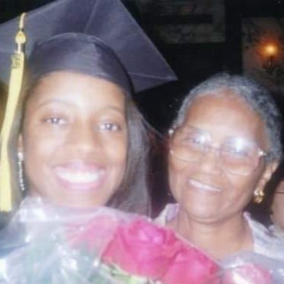 Profile Picture of Shantal Nicole (@shantalnicole) on Poshmark