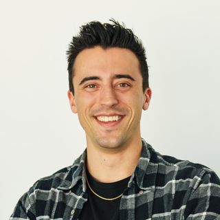 Profile Picture of Jon Comouche (@comouche) on Instagram