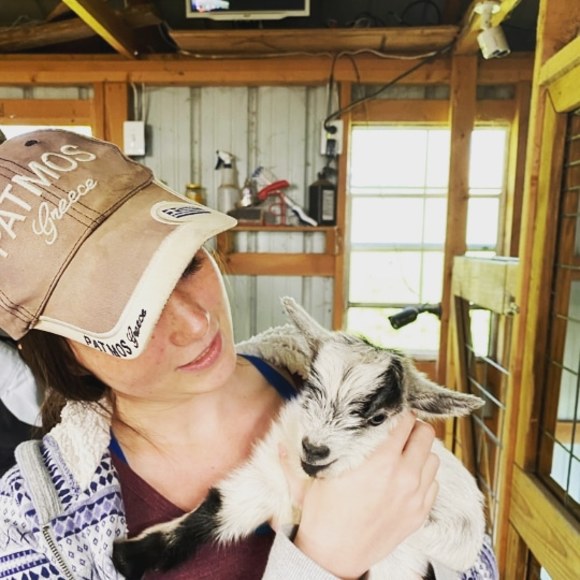 Profile Picture of Carly Gilbert (@carlyjgilbert) on Poshmark