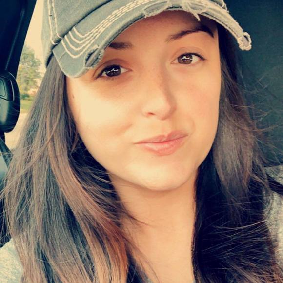 Profile Picture of Lauren Orgeron (@leo3889) on Poshmark