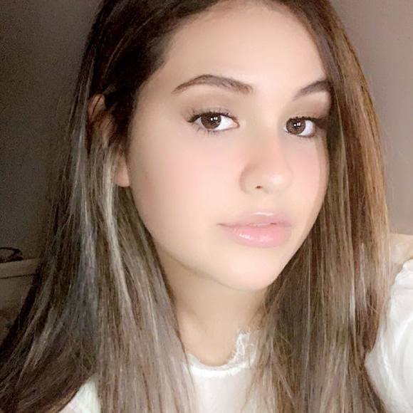 Profile Picture of Yahaira Jimenez (@yahairaj11) on Poshmark