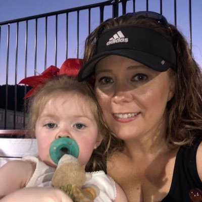Profile Picture of Lindsay Oglesby (@LindzRO) on Twitter