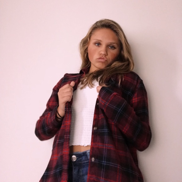 Profile Picture of Danielle Drain (@danielledrain) on Poshmark