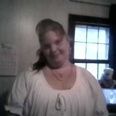 Profile Picture of Carla Dingus (@ccpanda) on Myspace