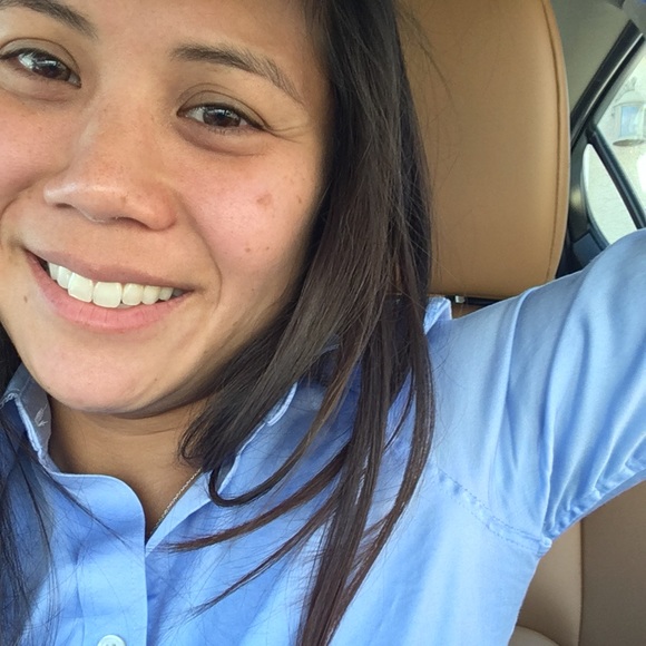 Profile Picture of Julia Vo (@vi1120) on Poshmark