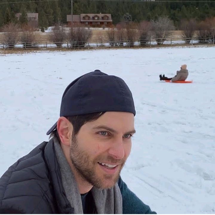 Profile Picture of David Giuntoli (@giuntolidavid) on Tiktok