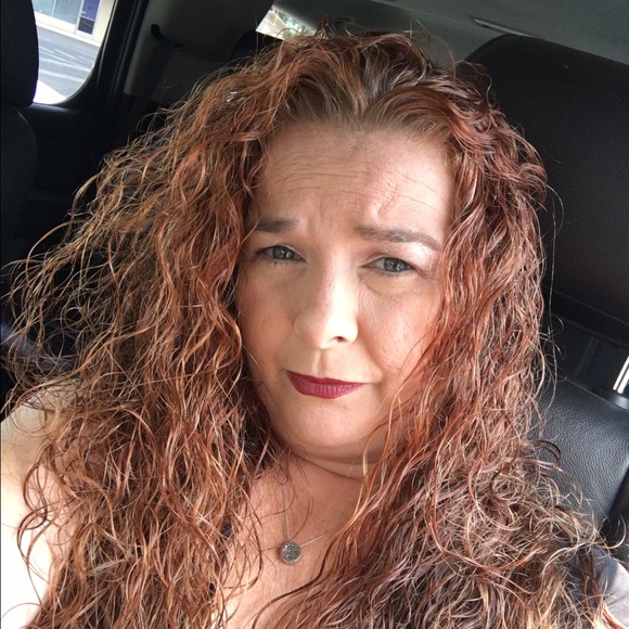 Davine Dominguez - Poshmark Profile Picture of Davine Dominguez (@dyd6pak) on Poshmark
