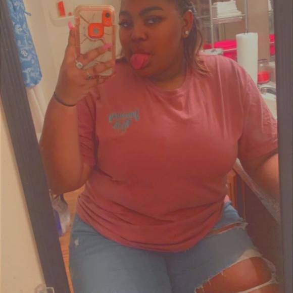 Profile Picture of Alex Mcgee (@lovebirds_14001) on Poshmark