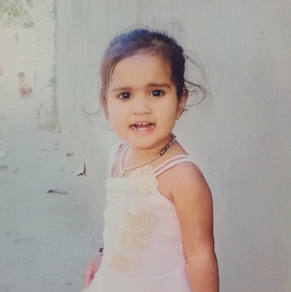 Profile Picture of Neelam Tiwari (@muskan262) on Poshmark