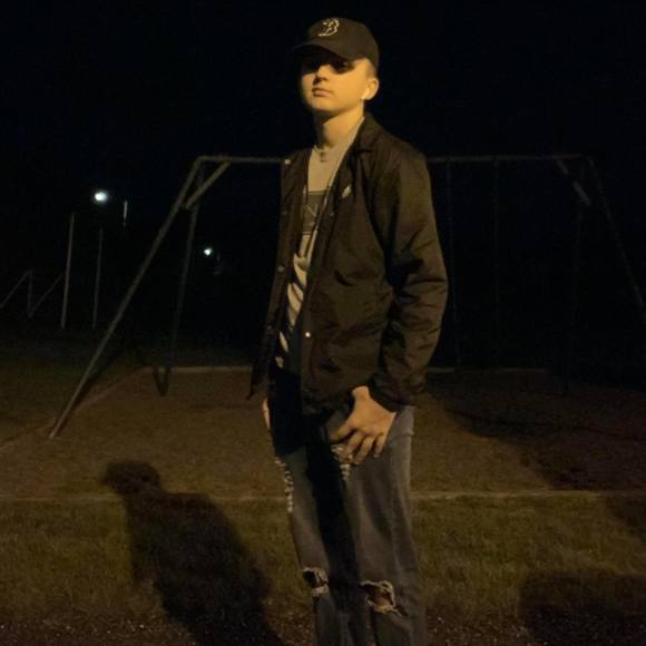 Chris Hamel - Poshmark Profile Picture of Chris Hamel (@chrish2016) on Poshmark