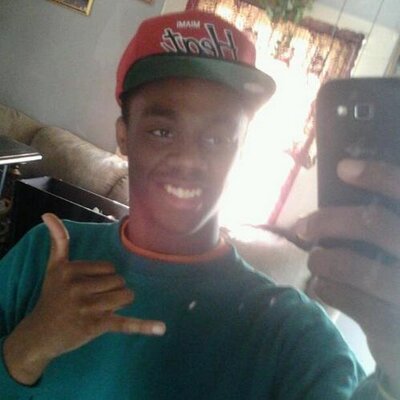 Profile Picture of James Lampley (@Lamp_yoAzz) on Twitter