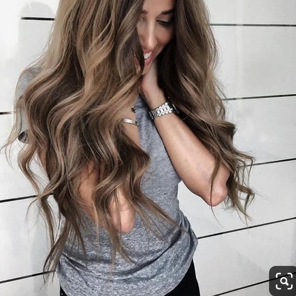 Profile Picture of Sandra Builes (@sandramb96) on Poshmark