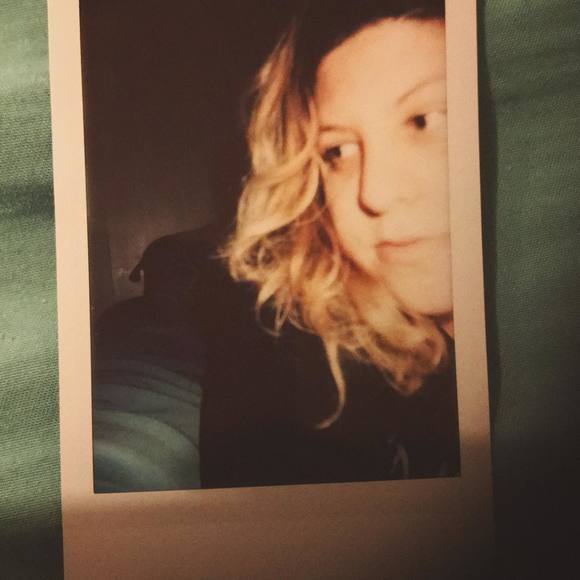 Profile Picture of Jodie James (@jodie_james) on Poshmark