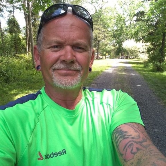 Profile Picture of James Schuebel (@monkeynut6161) on Poshmark