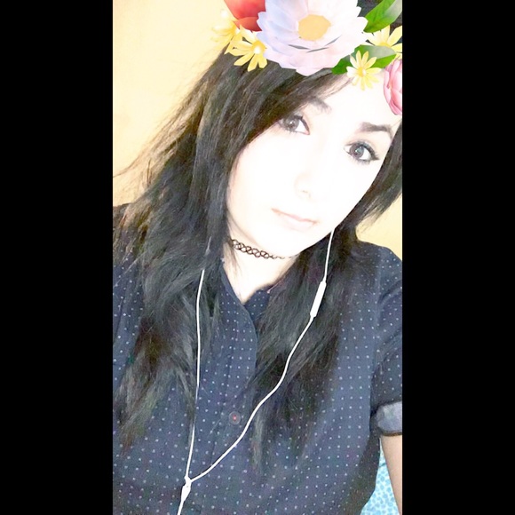 Victoria Ashby - Poshmark Profile Picture of Victoria Ashby (@tortillablue) on Poshmark