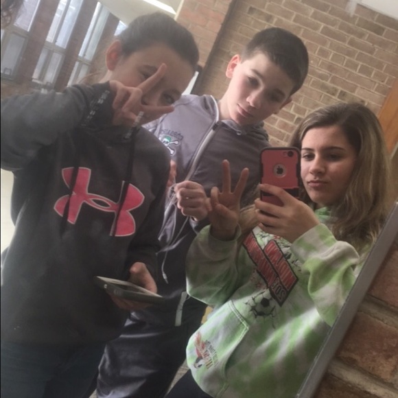 Profile Picture of Abby Lowe (@abbylowe2002) on Poshmark