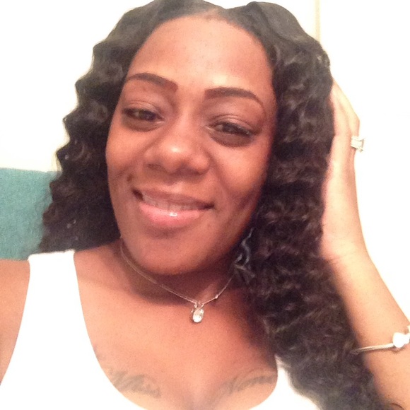 Profile Picture of Jackie Napper (@jailouis) on Poshmark