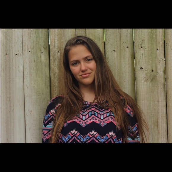 Profile Picture of Anna Boeder (@anna_boeder) on Poshmark