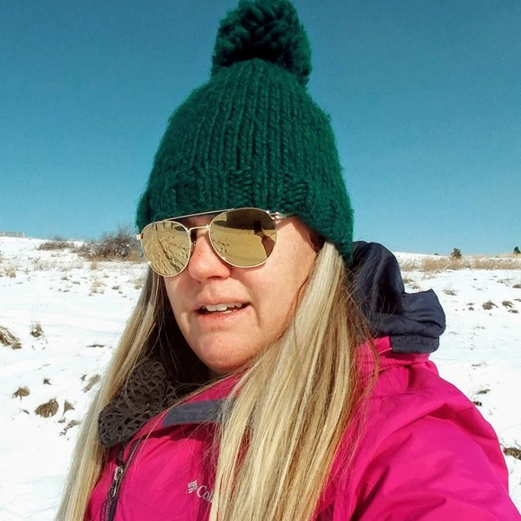 Profile Picture of Natalie Peeterse (@npeeterse) on Poshmark