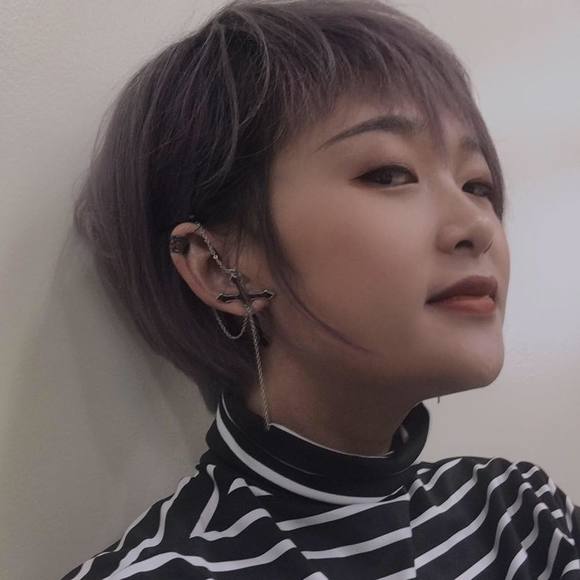 Profile Picture of Xuan Luong (@smiler_410) on Poshmark